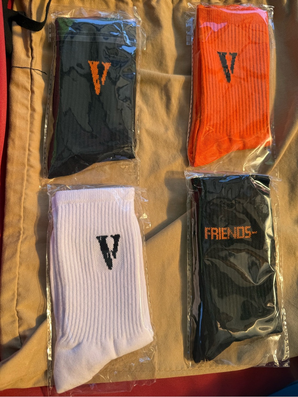 VLONE Pack of Four Crew Socks in Black, Orange, White